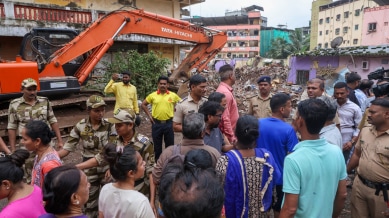 The Crime Branch has called seven Vasai-Virar civic officials, including two ex-commissioners, to record statements in the Ramabai Apartment collapse case.