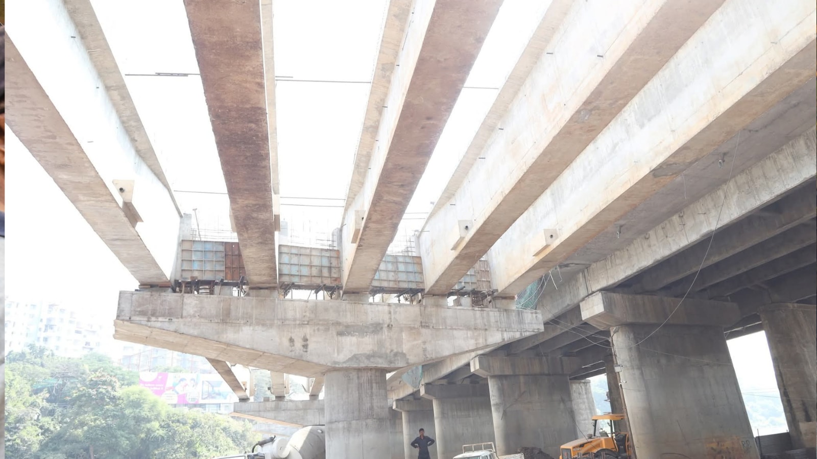 One side of Mutha bridge on Mumbai-Bengaluru bypass to open to public by February