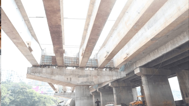 The full bridge will be ready by May 2026 as PMC also widens service roads to ease local traffic.