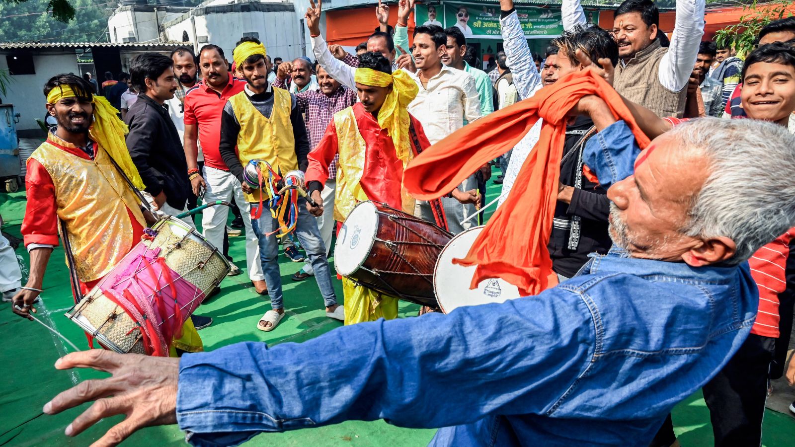 LIVE | Bihar Assembly Election Result 2025 Reactions: NDA begins celebrations across Bihar as alliance crosses 200 mark