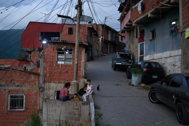 Venezuela raises military alert and prepares for a guerrilla response with the entry of the American ship 