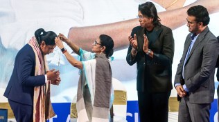 Mamata pledges 27-acre cricket stadium in Richa’s name