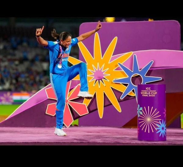 Harmanpreet doing bhangra before lifting the trophy. (Express photo)