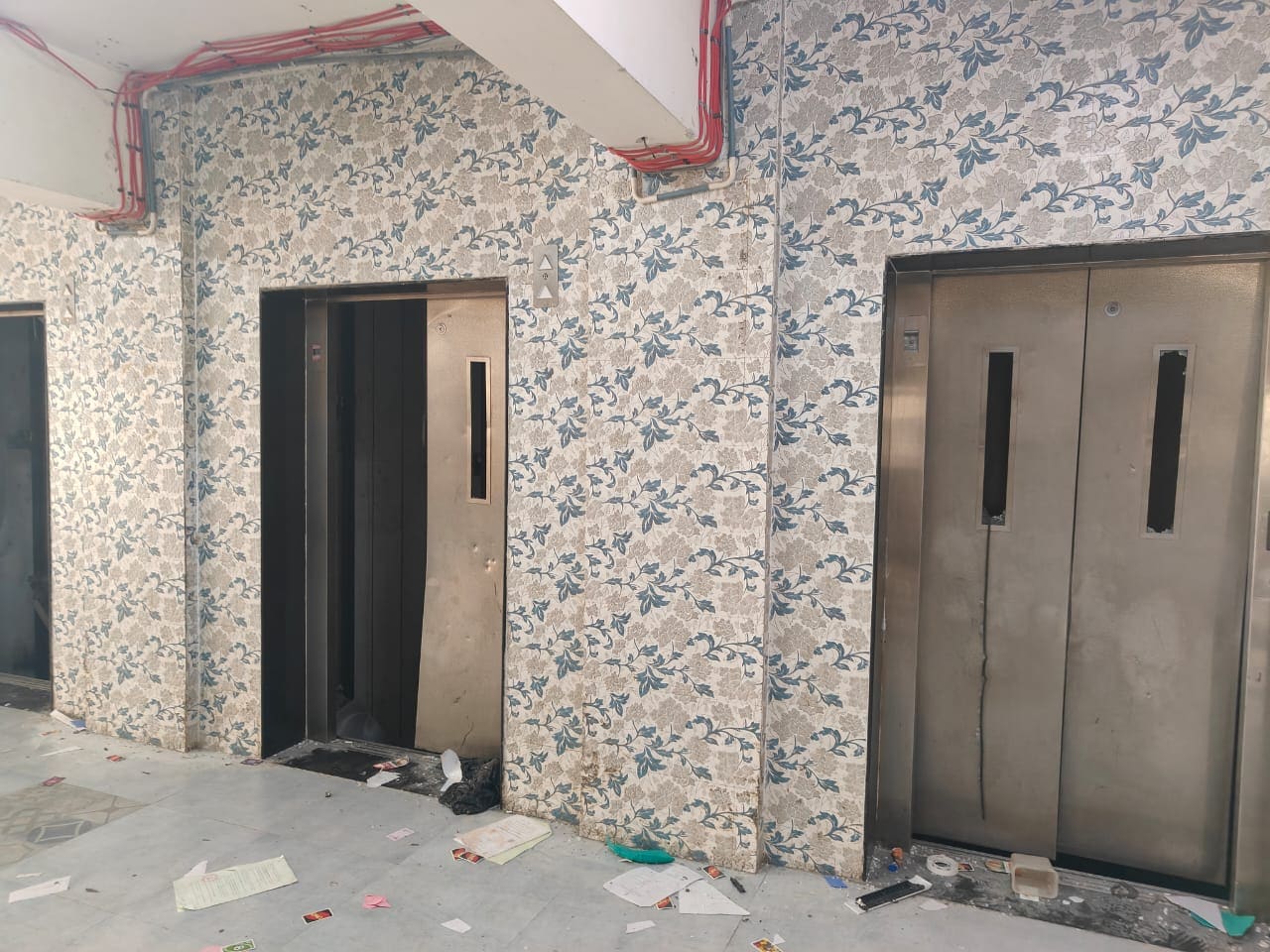 Protestas en la Universidad VIT de Bhopal, brote de ictericia en Madhya Pradesh, problemas de higiene en el campus, protestas estudiantiles India, seguridad del agua en la universidad, noticias sobre violencia en el campus, preocupaciones sobre la seguridad en la educación superior, crisis de salud estudiantil en Madhya Pradesh, daños a la propiedad universitaria, medidas de seguridad en el campus