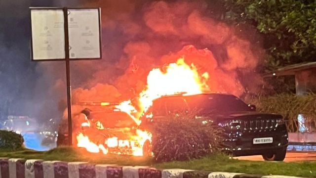 mumbai, mumbai car fire, car fire,