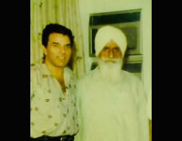 Dharmendra with his paternal uncle late Jagir Singh. 