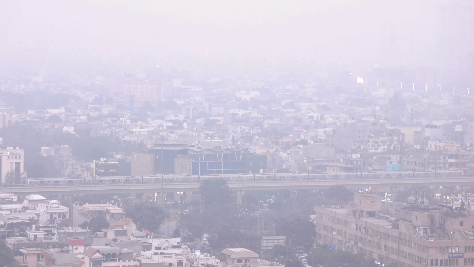 Delhi-NCR AQI Level Today, November 22: Delhi air remains ‘hazardous’; Noida, Gurgaon log higher AQI