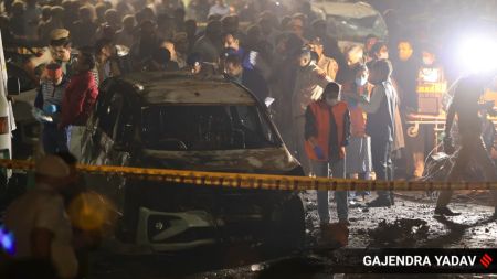 Foransic investigation team at the blast spot in Delhi. Express Photo by Gajendra Yadav.101125