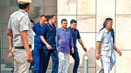 Privileges panel calls Arvind Kejriwal, Privileges panel calls Arvind Kejriwal over ‘phansi ghar’ row, Arvind Kejriwal, Aam Aadmi Party chief Arvind Kejriwal, delhi news, India news, Indian express, current affairs
