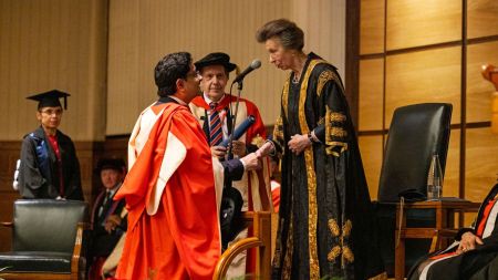 University of London awards Doctor of Science (Economics) to Kumar Mangalam Birla