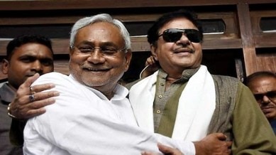 nitish kumar and Shatrughan Sinha