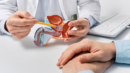 Drug combo reduces death risk for aggressive prostate cancer