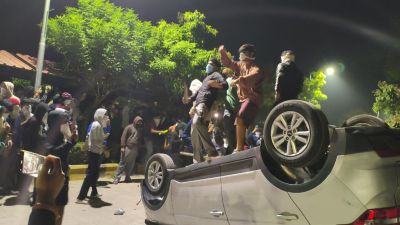 According to local police sources, the protests escalated after around two dozen students fell ill with jaundice symptoms in recent weeks. (Special Arrangement)