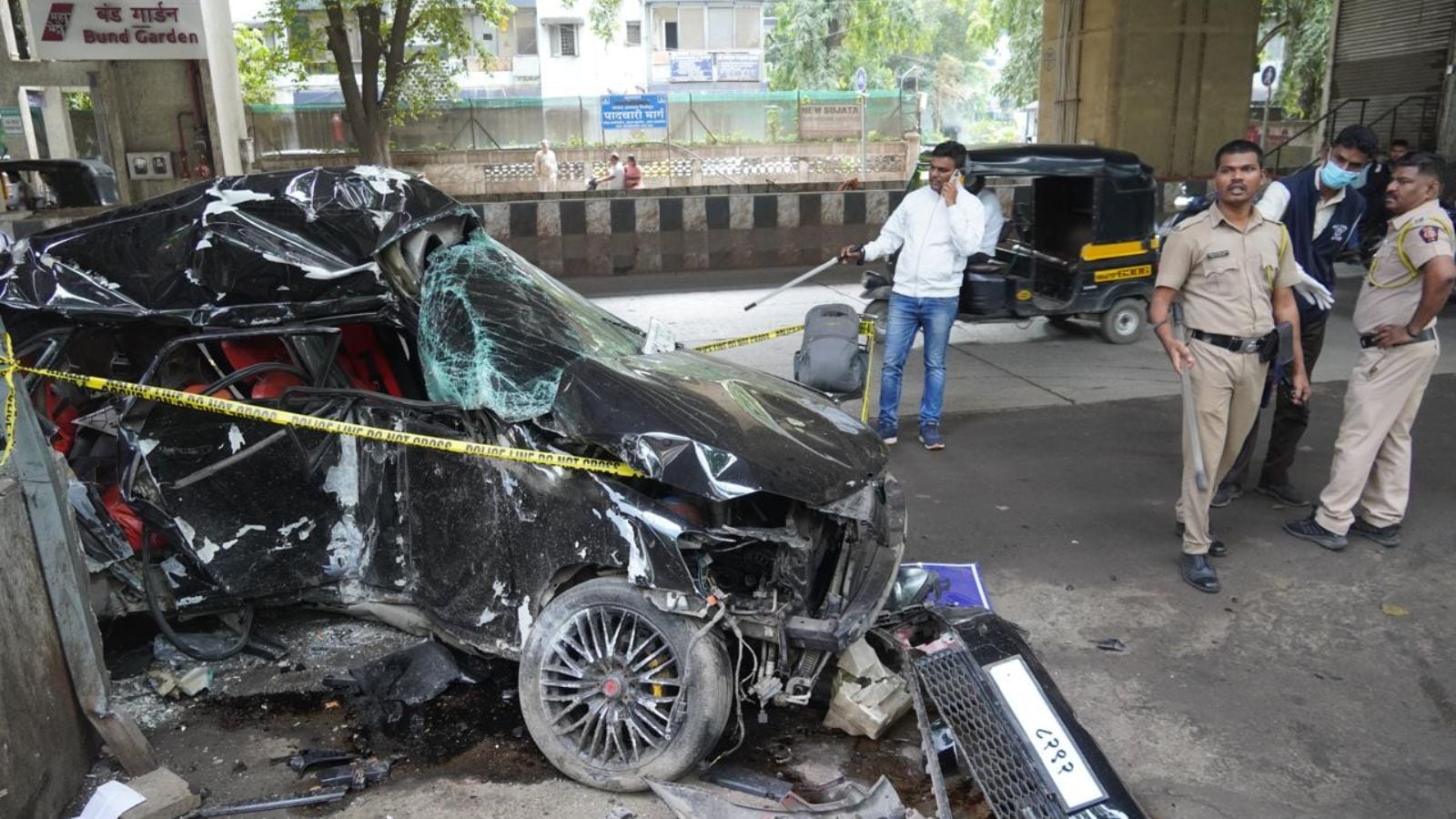 2 cousins, their friend killed as speeding car crashes into Pune Metro station pillar