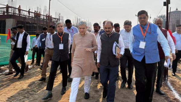 Ashwini Vaishnaw at Varanasi (Image: PIB)