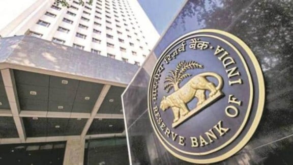 Guru Nanak Jayanti and Kartika Purnima Bank Holiday Today, November 5, 2025: Are banks open or closed? Check the full city-wise RBI holiday list here.