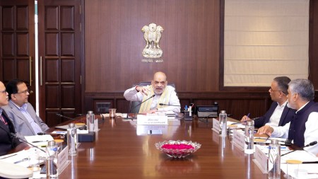 Amit Shah, Car blast, delhi Car blast, Blast outside Red Fort, explosion near Red Fort, red fort Car blast, Faridabad-Pulwama terror link, blast Faridabad-Pulwama terror link, red fort blast Faridabad-Pulwama terror link, Indian express news, current affairs