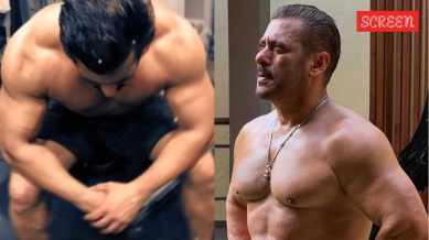 Salman Khan flaunts ripped physique