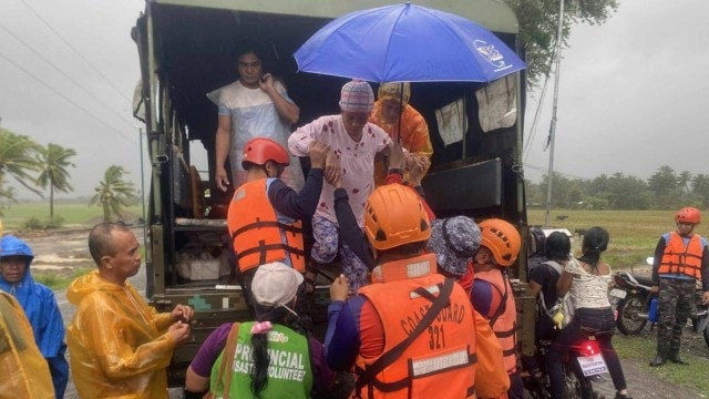 super typhoon fung-wong