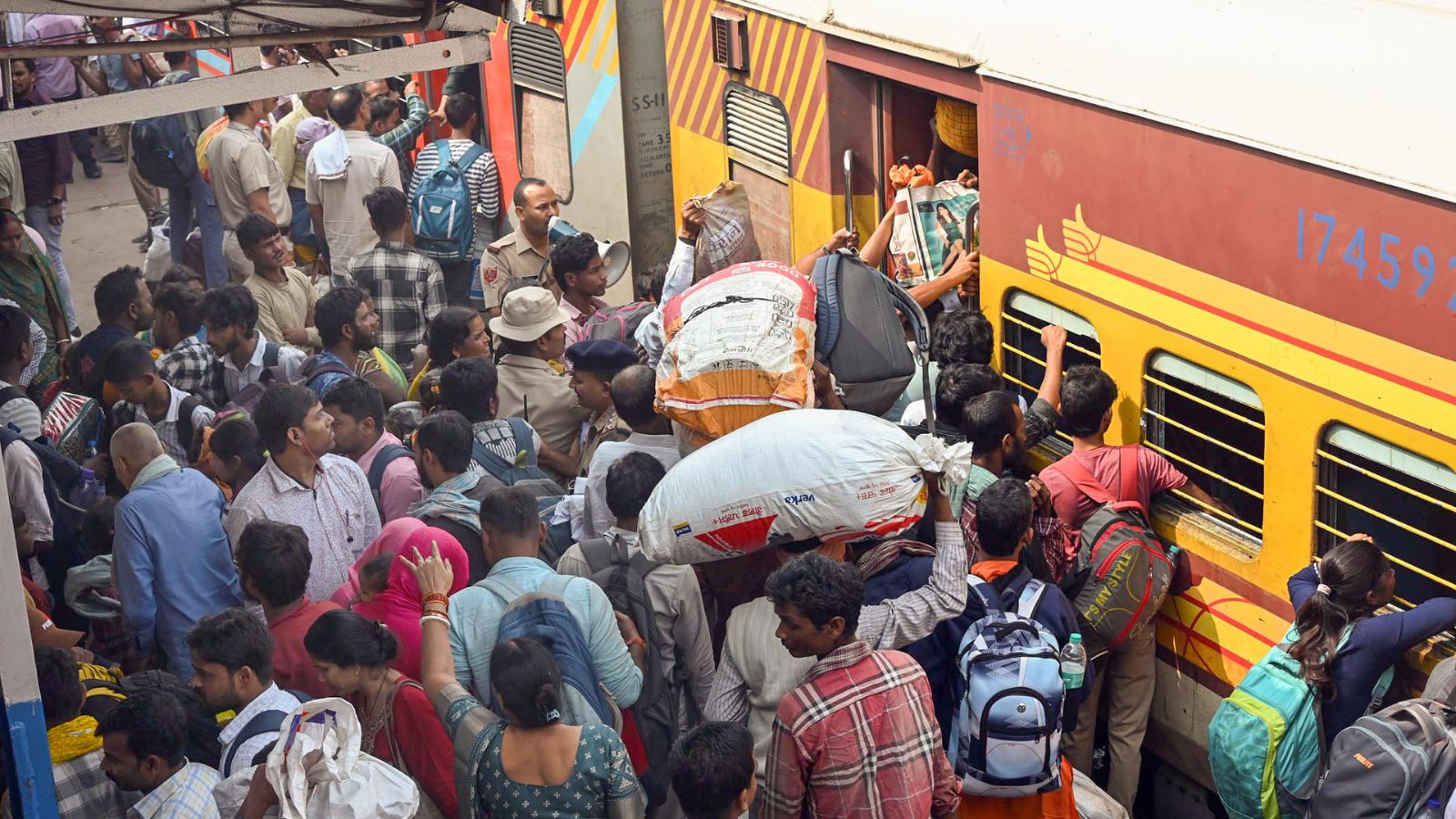 Mirzapur accident: Train operations normalised on Delhi-Howrah route, Railways issues safety advisory