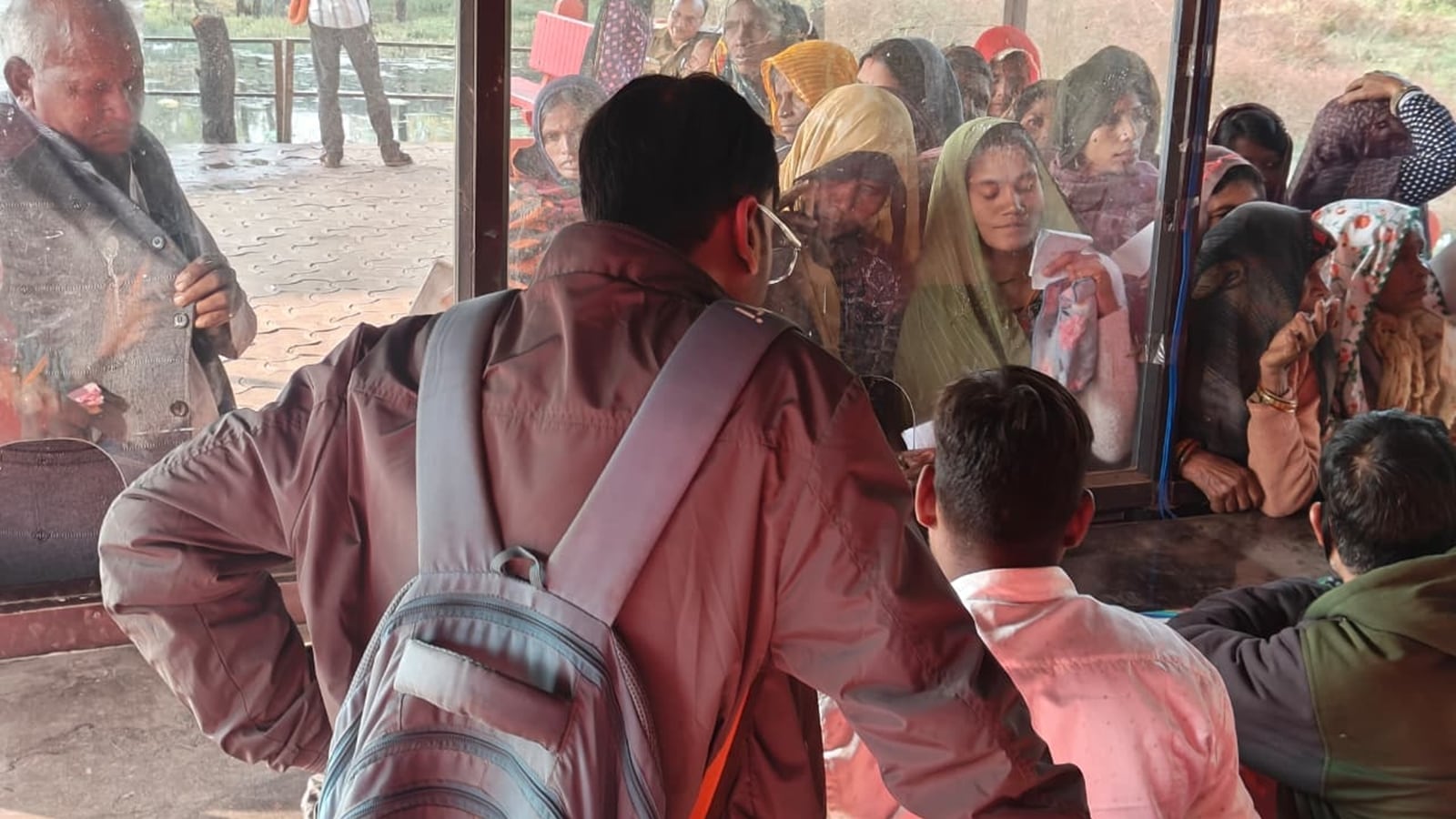 In MP, a tribal woman’s death throws spotlight on unending queues for urea