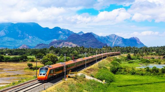 The Lucknow-Saharanpur Vande Bharat Express will cover entire distance in less than 8 hours. (Image: Ashwini Vaishnaw/X)