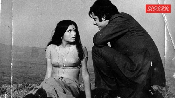 Zeenat Aman with Sanjay Khan in Dhund