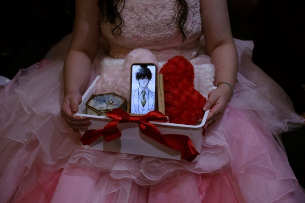 Japanese woman marries ChatGPT character, wears AR smart glasses to ‘exchange’ rings