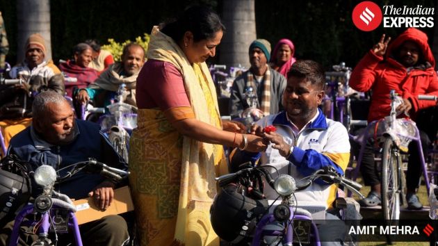 During the visit, CM Gupta inspected various wards