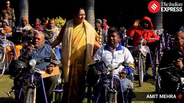 Delhi Chief Minister Rekha Gupta visited the Rajiv Gandhi Super Specialty Hospital in Dilshad Garden on Wednesday to inspect hospital facilitie