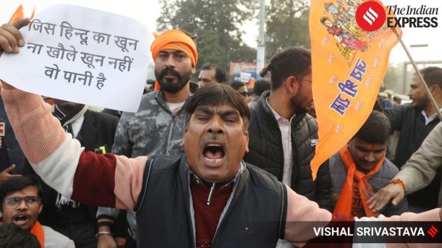 They also raised slogans and carried placards, reading ‘Jis Hindu ka khoon na khole, khoon nahi wo paani hai’