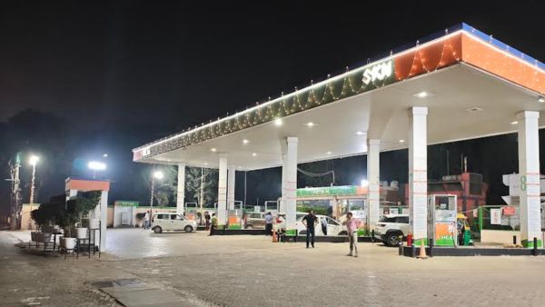 The CNG pump in Gurgaon’s Sector 31, located on the service road along the Delhi-Jaipur Expressway. (Express Photo)