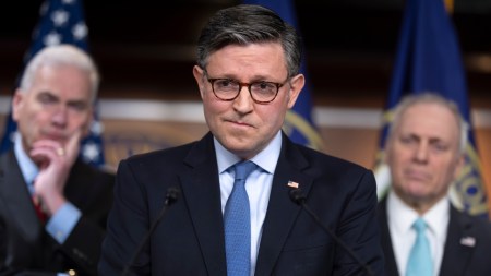 Republicans defy Speaker, join Democrats to force vote on extending Obamacare subsidies