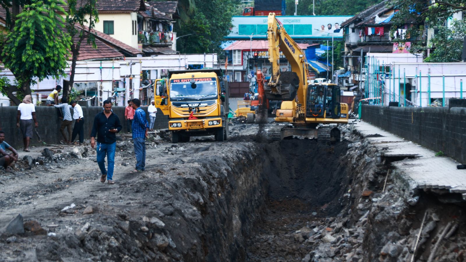 Elphinstone bridge demolition: Central Railway plans mega block in Mumbai in January | Mumbai News Elphinstone bridge demolition: Central Railway plans mega block in Mumbai in January | Mumbai News