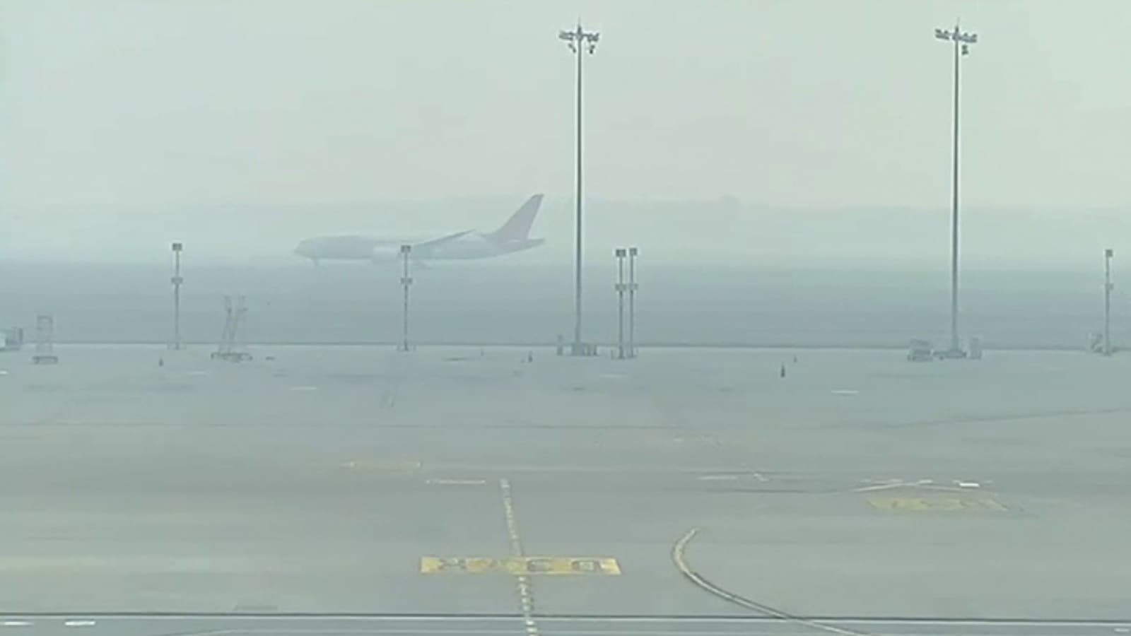 Delhi airport, IndiGo, Air India issue advisories warning more flight disruptions due to fog, poor visibility