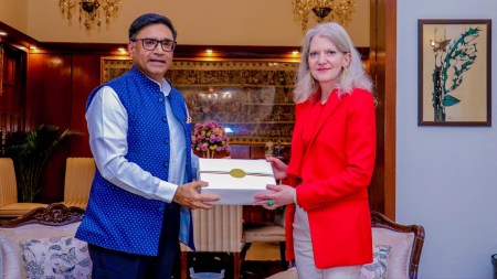 Trade, defence, energy on table as top US official, Foreign Secretary hold talks