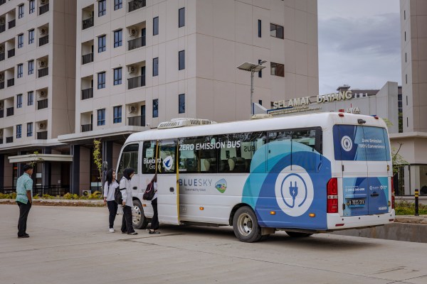Government civil servants board a zero-emission shuttle bus for a ride to their offices in Nusantara, Indonesia, Nov. 18, 2025. (The New York Times) 