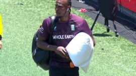 England pacer Jofra Archer brought a pillow to the Gabba on Day 3 of the second Ashes Test. (PHOTO: Screengrab via Channel 7)