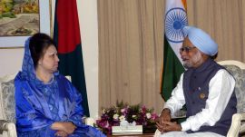 Begum Khaleda Zia meets Prime Minister Manmohan Singh on the sidelines of the 13th SAARC Summit in Dhaka in 2005. (File photo)