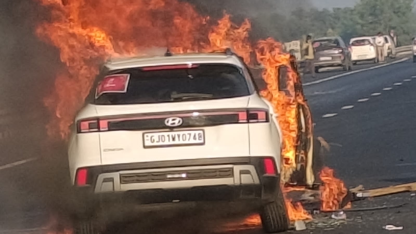 Family of 5 escapes SUV fire after collision