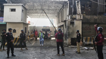 pakistan police blast