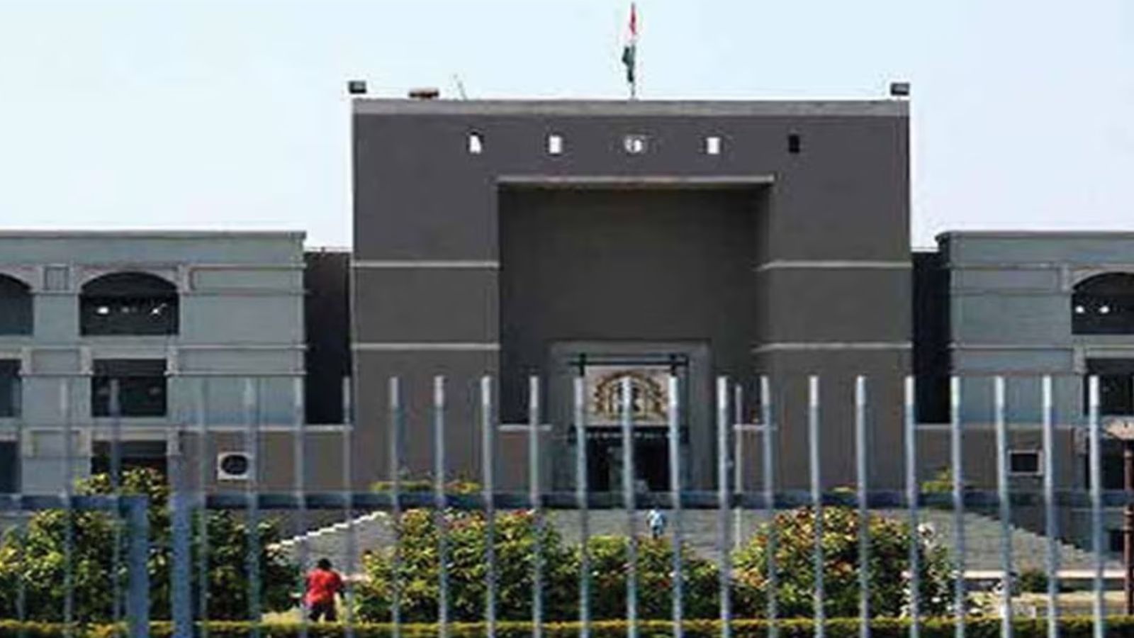 Gujarat High Court Impleads Warehouse Owners in Deesa Fire Case