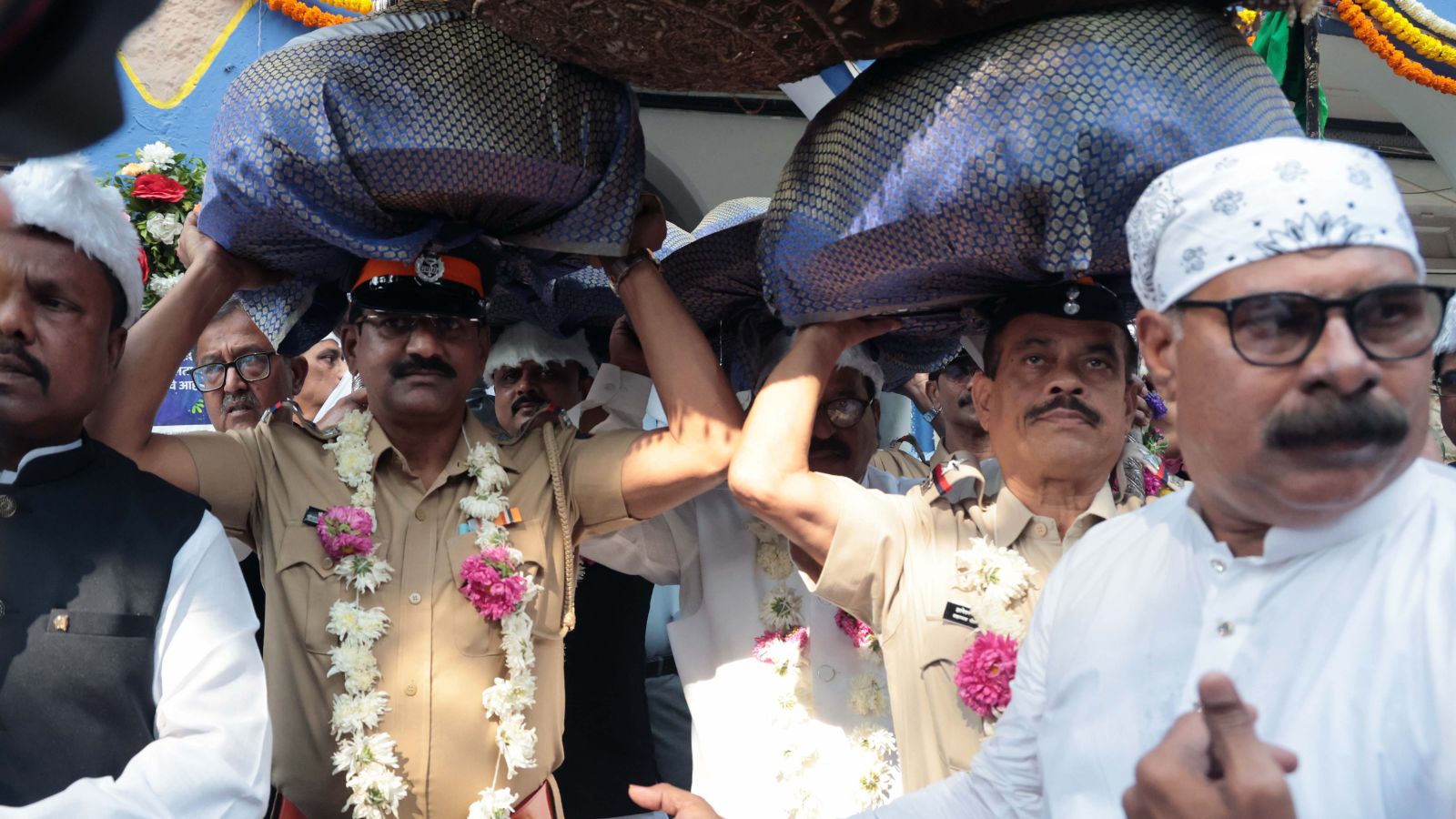 Mumbai Police's Annual Tradition at Dargahs