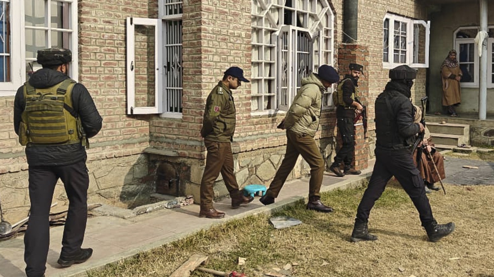 SIA seizes property of Hizbul Mujahideen militant Zahid Hussain