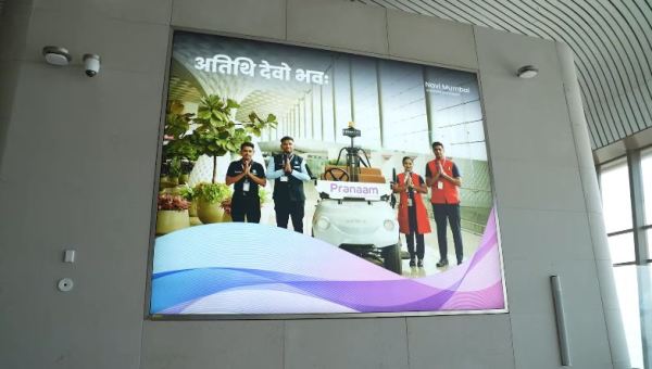 Pranaam Seva for senior citizens. (Photo: Farah Khan/YouTube)