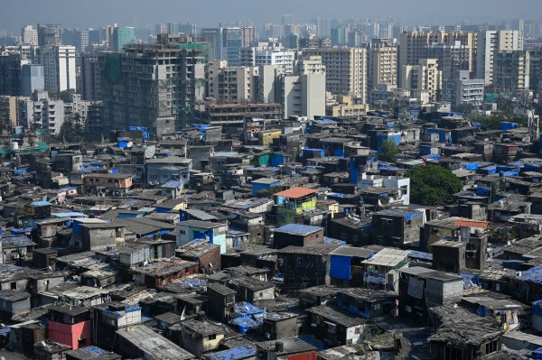 The residents from K-West said they were aggrieved by garbage heaps in the K-East ward among other problems.