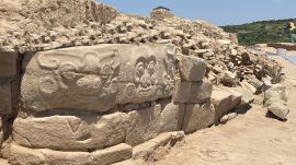 Human remains unearthed at Shimao reveal gender-specific sacrificial practices. (Express Image/Wikimedia Commons)