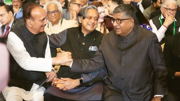 Ramnath Goenka Lecture, Ramnath Goenka Lecture Narendra Modi, Narendra Modi, Narendra Modi speech, V K Saxena, Parvesh Verma, Ravi Shankar Prasad, Vinay Sahasrabuddhe, Vinay Sahasrabuddhe, Shashi Tharoor, Ghulam Nabi Azad, Indian express news, current affairs