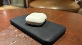 Spigen ArcPack dual portable power bank