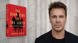 Russian journalist Mikhail Zygar's The Dark Side of the Earth: Russia's Shortlived Victory over Totalitarianism. (Wikimedia/amazon.in)